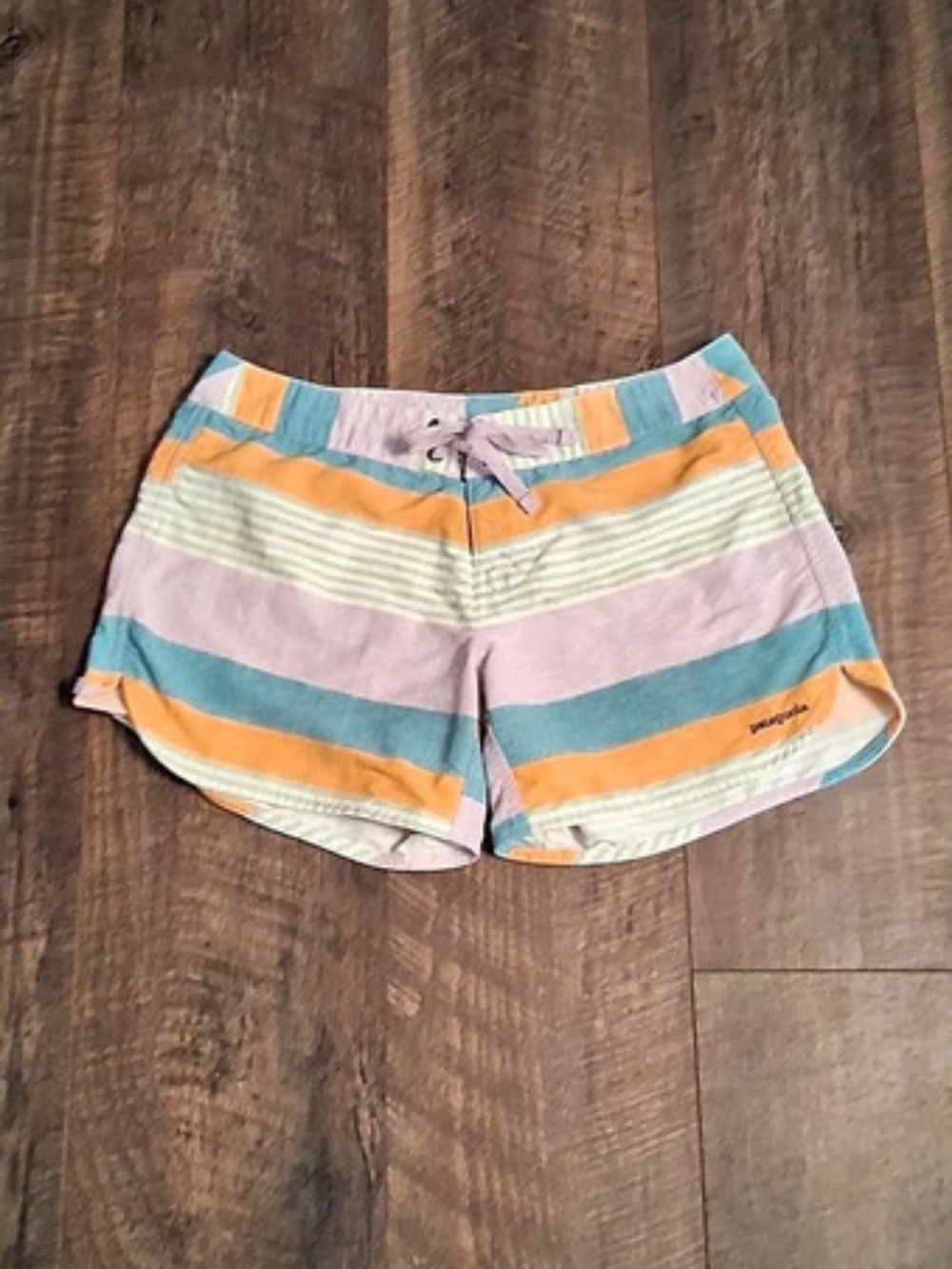 Patagonia Women's Wavefarer Boardshorts - 5" Orange & Pink Size 8